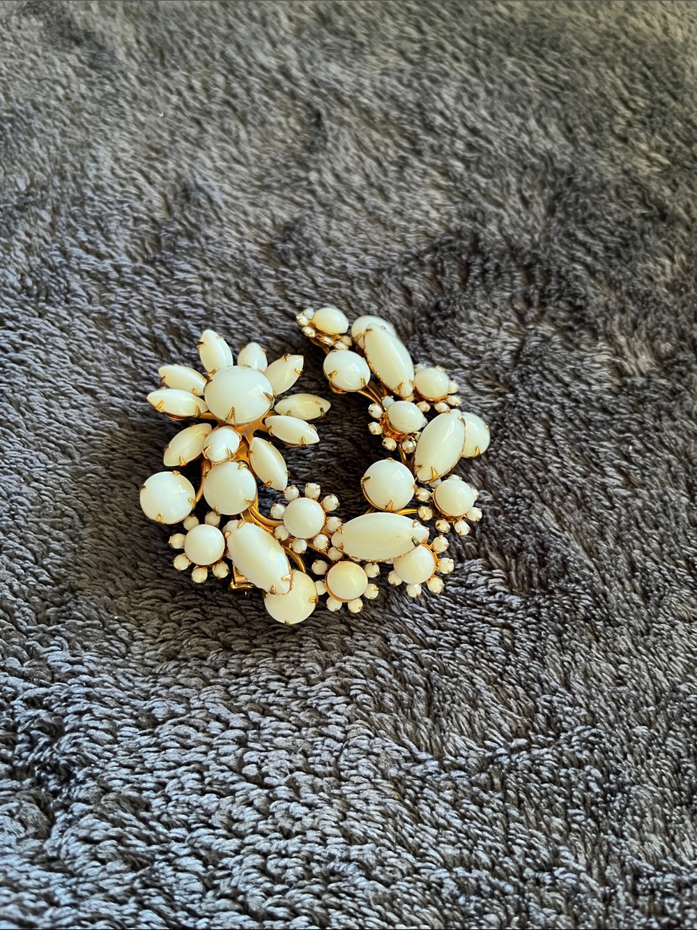 Gold-Tone White Floral Wreath Brooch - Women's Jewelry